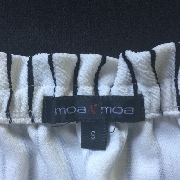 Super cute White and black stripe crop top Size S - Picture 4 of 5